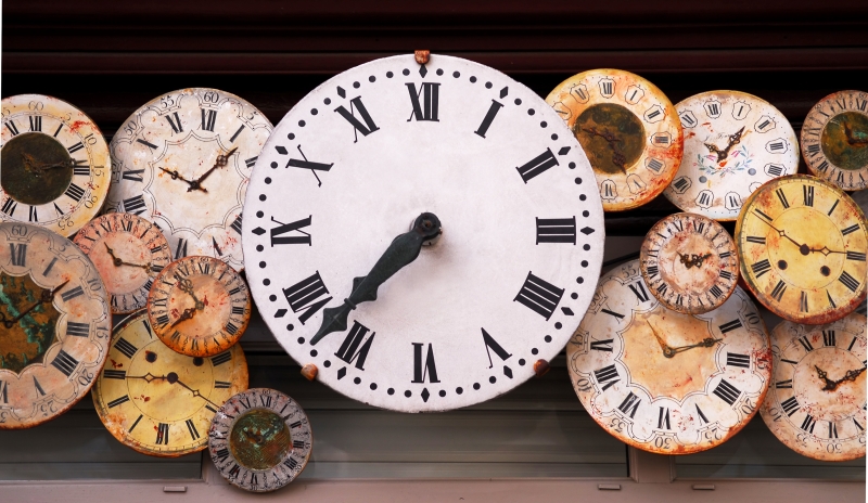 78907-antique-clocks